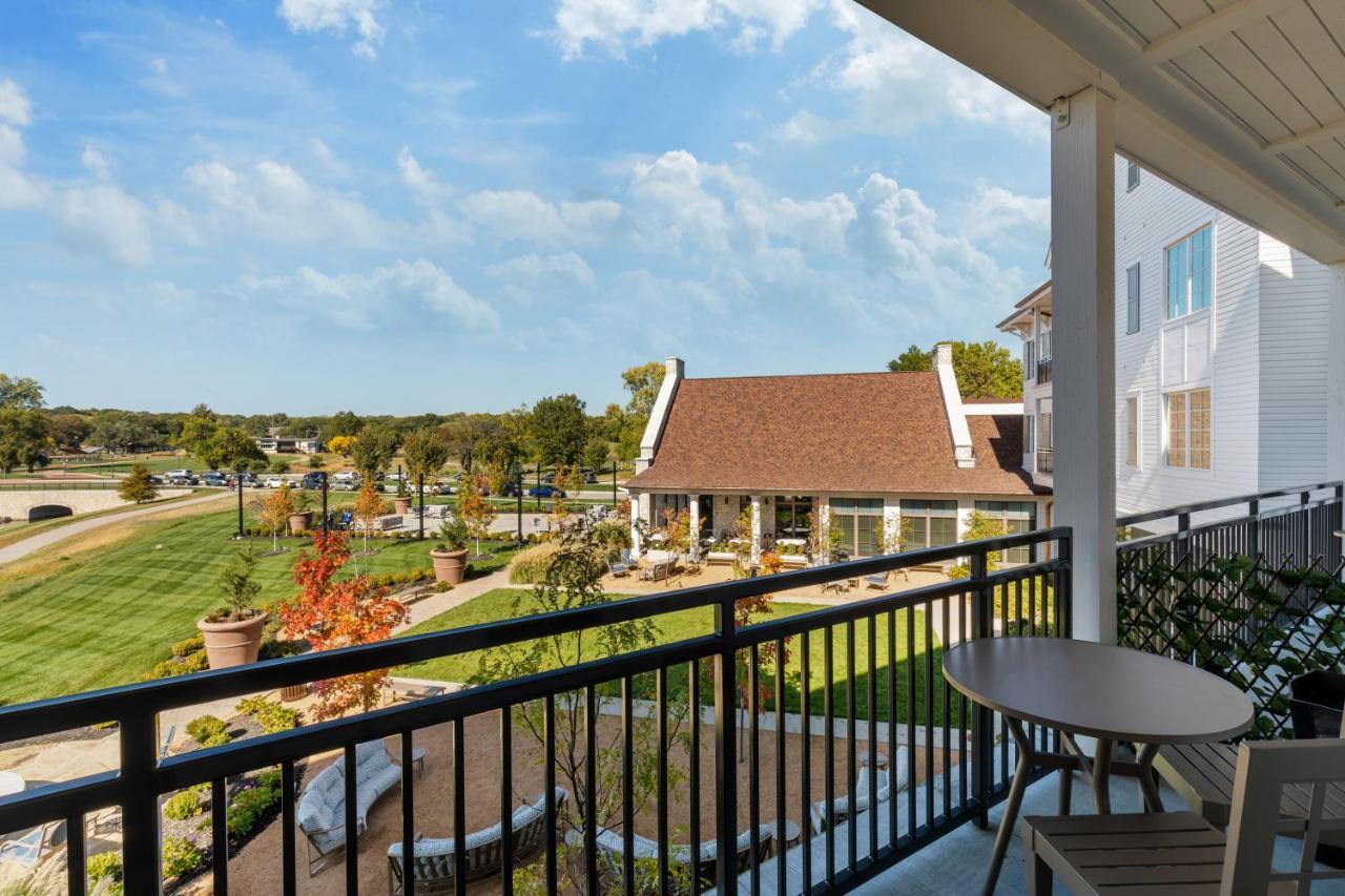 The Inn At Meadowbrook Overland Park Esterno foto
